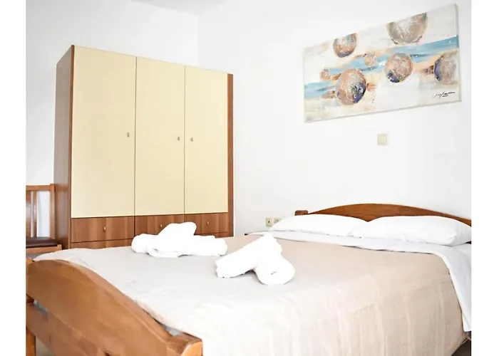 Manolika 4 * كيثنوس